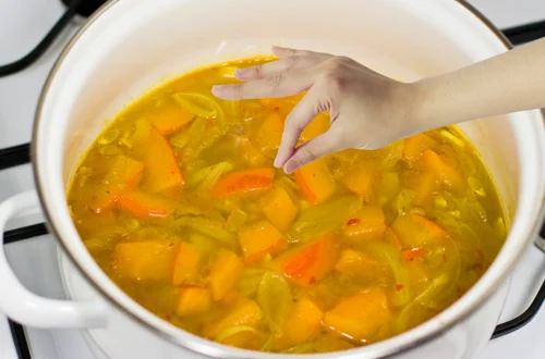 Zupa krem z dyni jak z najlepszej restauracji? Wystarczy 1 prosty dodatek!