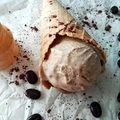 Tradycyjne lody na bazie żółtek o smaku kawy latte - HIT LATA