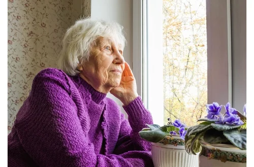 Godne życie na emeryturze: Powstaną mieszkania z pełnym wsparciem dla seniorów!