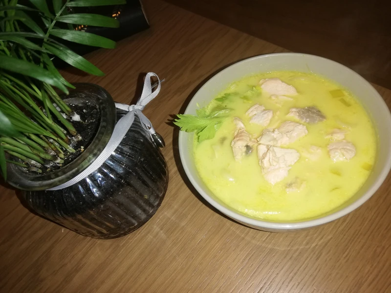 Tajska zupa na mleczku kokosowym