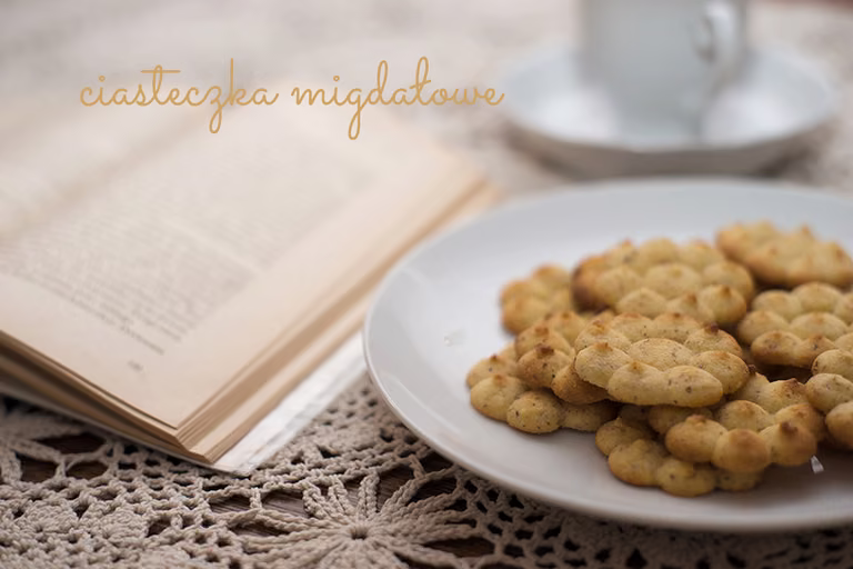 Ciasteczka migdałowe z maszynki ;)