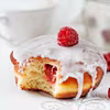 Pączki z kremem malinowym