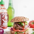 Wegańskie burgery z soczewicą, pieczarkami i orzechami włoskimi