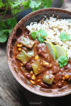 Chili sin carne z fasolką szparagową – Kardamonowy