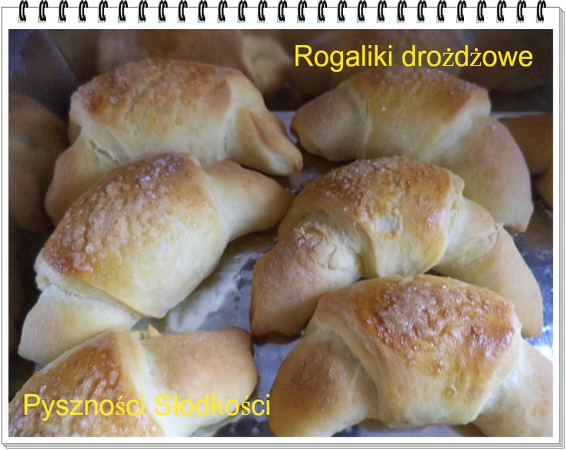 Rogaliki drożdżowe