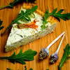 Tarta z kwiatami cukinii i dyni na spodzie z kaszy jaglanej