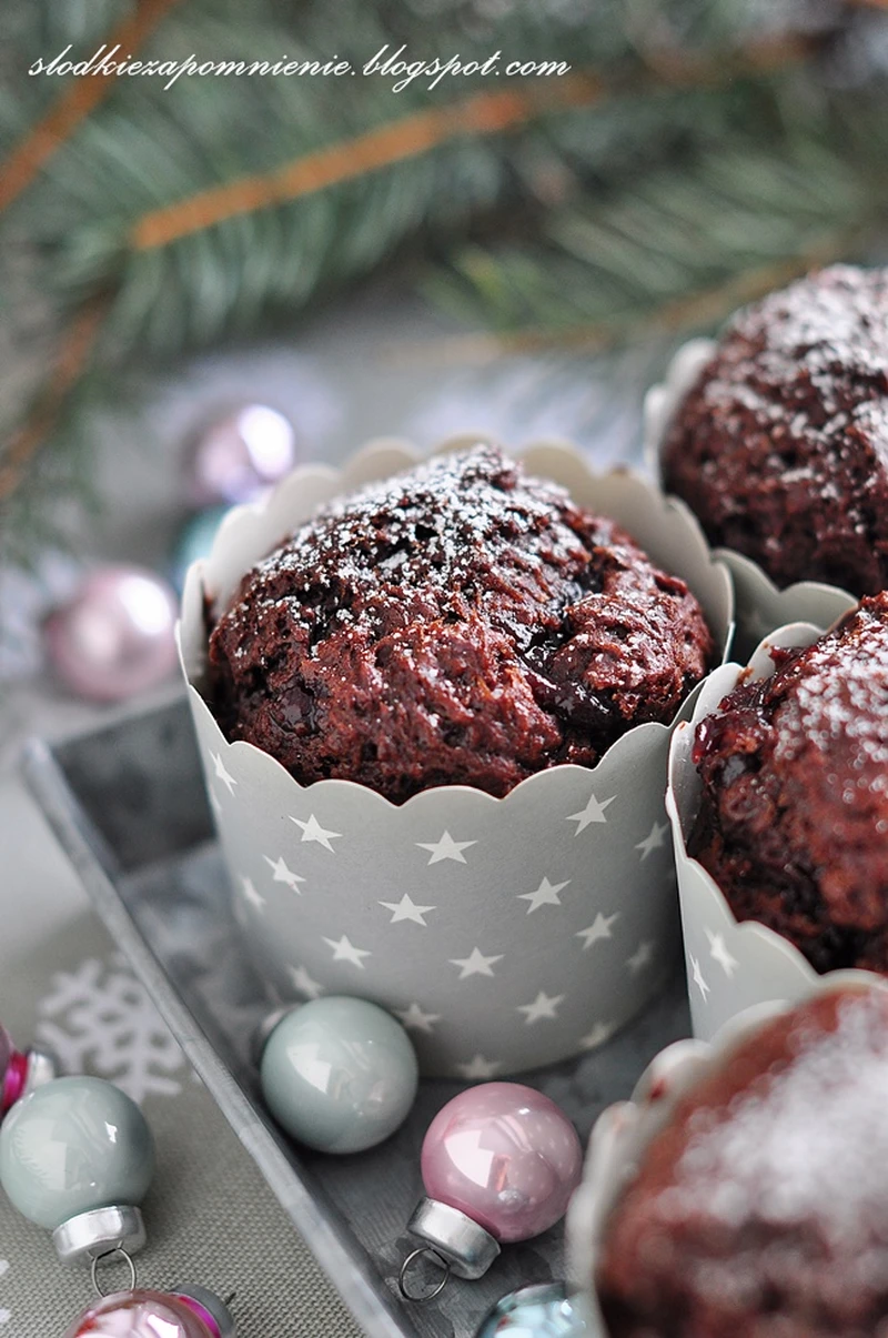 MUFFINY PIERNIKOWE Z POWIDŁAMI