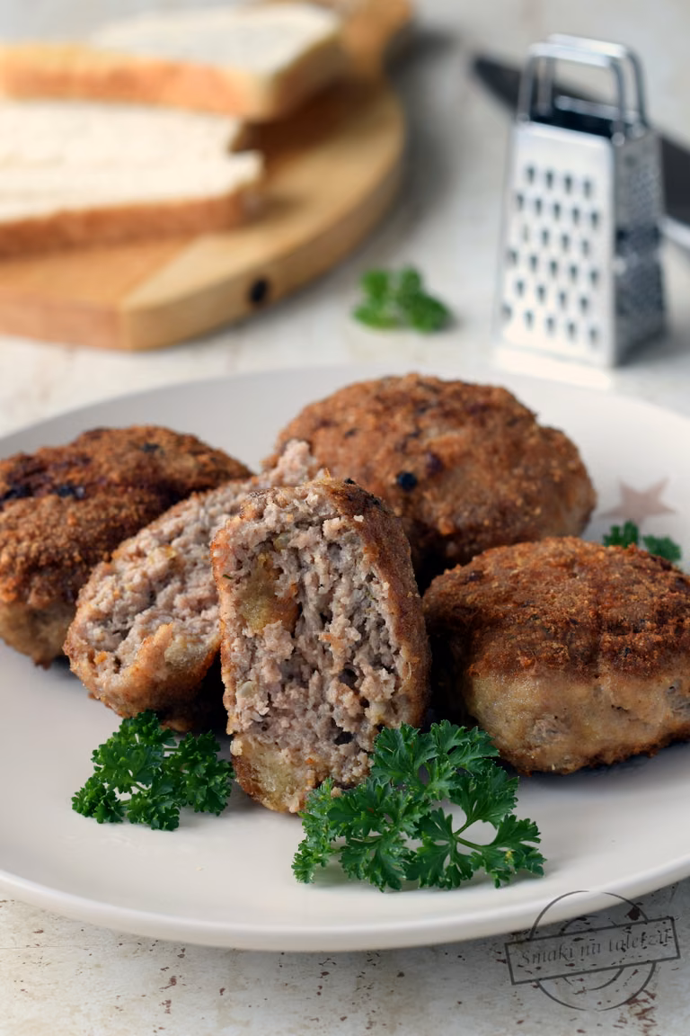 Mielone z grzankami i parmezanem