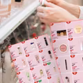 Podkład za 16 zł, tusz do rzęs za 8 zł, i róż za 10 zł! Rossmann sprzedaje perełki kosmetyczne za grosze!