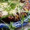Klasyczna hiszpańska tortilla z ziemniakami i brokułem