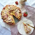 ciasto drożdżowe z truskawkami i kruszonką