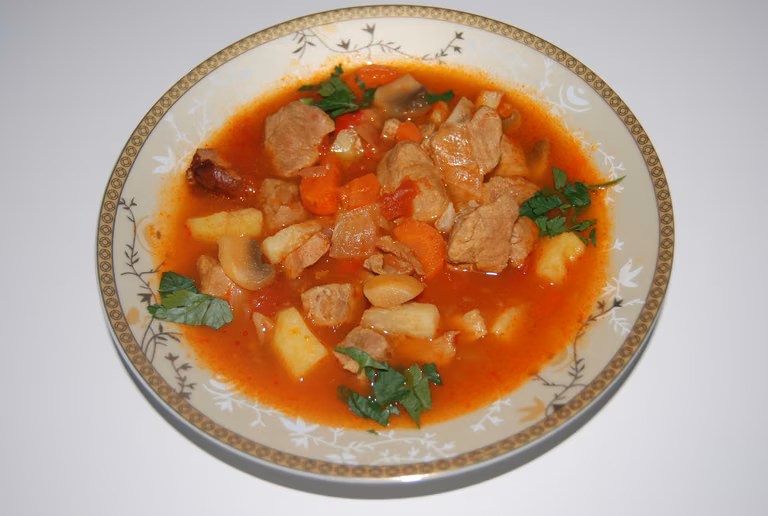 Zupa gulaszowa