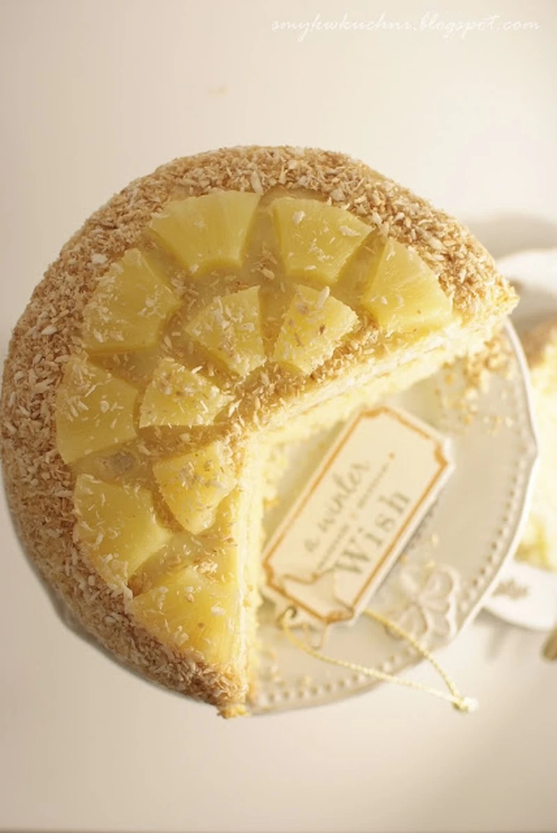 TORT ANANASOWO- KOKOSOWY. PINACOLADA