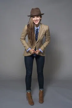 Stylizacja z kapeluszem