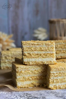 Ciasto miodowe z masą grysikowo-kokosową
