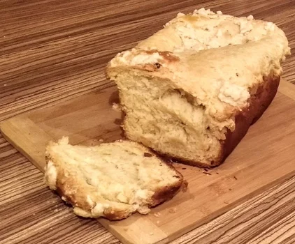 Drożdżowe ciasto z kruszonką – smak obozów harcerskich
