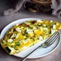 Omlet z cukinią i serem feta