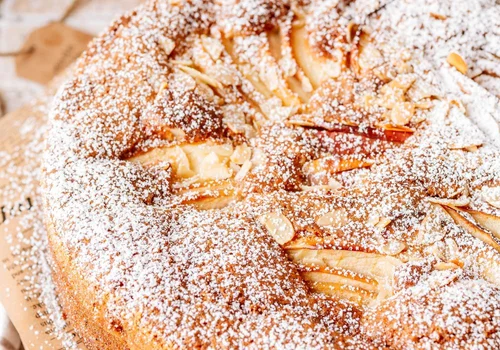 Migdałowe ciasto z jabłkami