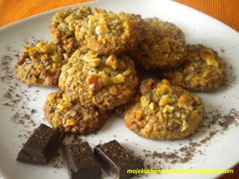 Ciateczka owsiane z orzechami i czekoladą