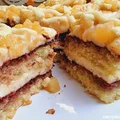 Kostka z gruszkami masą budyniową i białą czekoladą