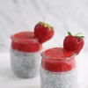 Kokosowy pudding chia z truskawkami