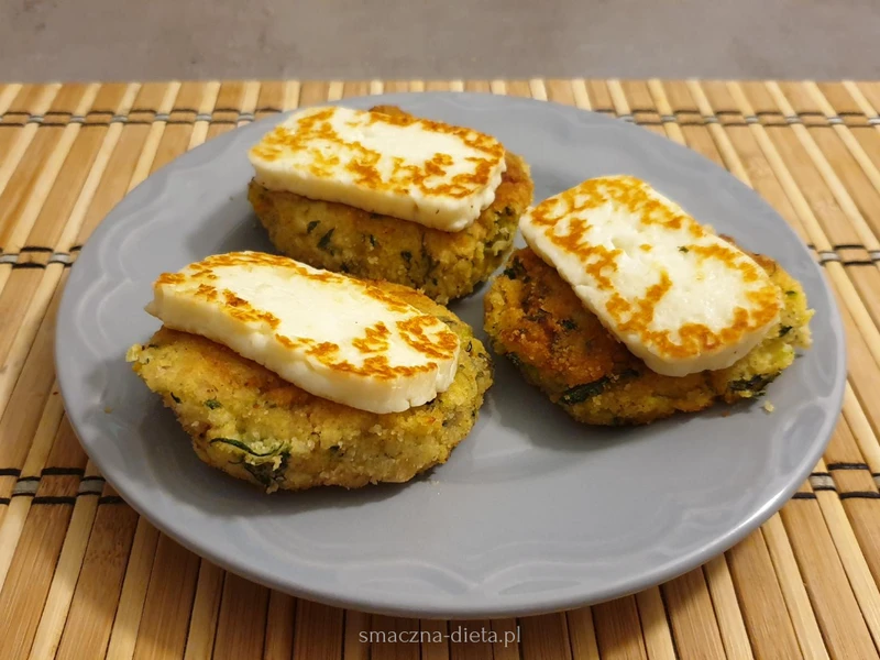 Wegetariańskie burgery jaglano-cukiniowe