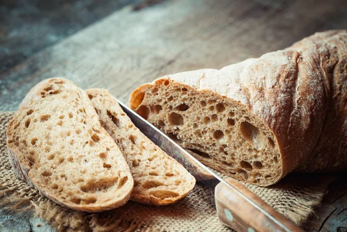 JAK SPRAWNIE pokroić świeży chleb?