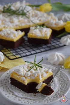 Brownie z kremem ajerkoniakowym