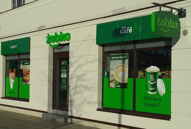 Od 1 lutego uszczelnienie ustawy o zakazie handlu. Czy sieć "Żabka" ominie przepis?