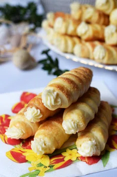 Kruche rurki z kremem budyniowym