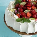 Beza Pavlova z truskawkami