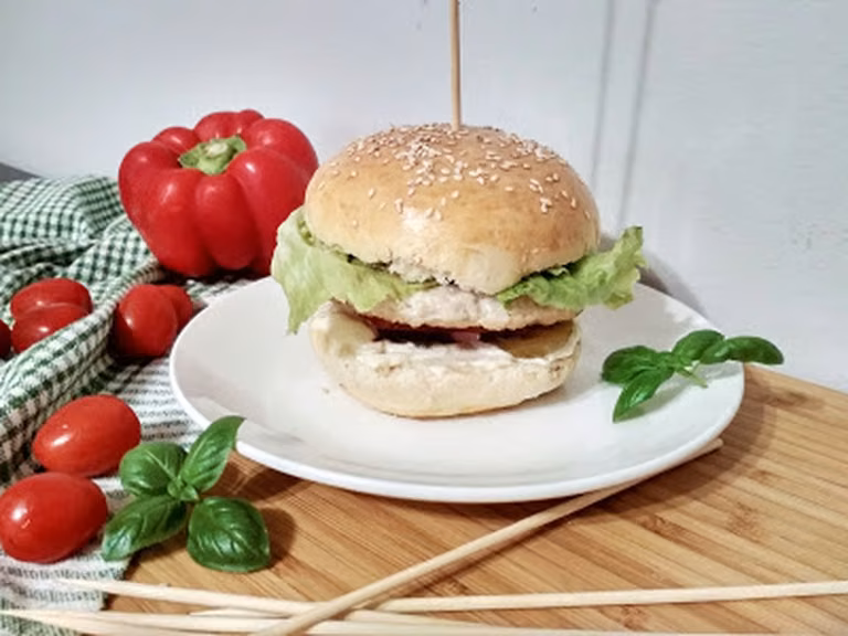 Domowe burgery drobiowe