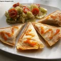 Mini quesadillas czyli tortilla z...tostera :) z farszem pieczarkowo-porowym z kurczakiem i serem