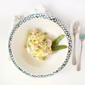 Tagliatelle z łososiem, serkiem mascarpone i zielonym groszkiem cukrowym