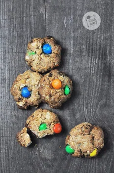 Ciastka owsiane z m&ms