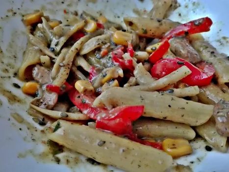 MAKARON Z KURCZAKIEM W CURRY Z MLEKIEM KOKOSOWYM I PĘDAMI BAMBUSA  Read more: http://mama-kubusia.pl