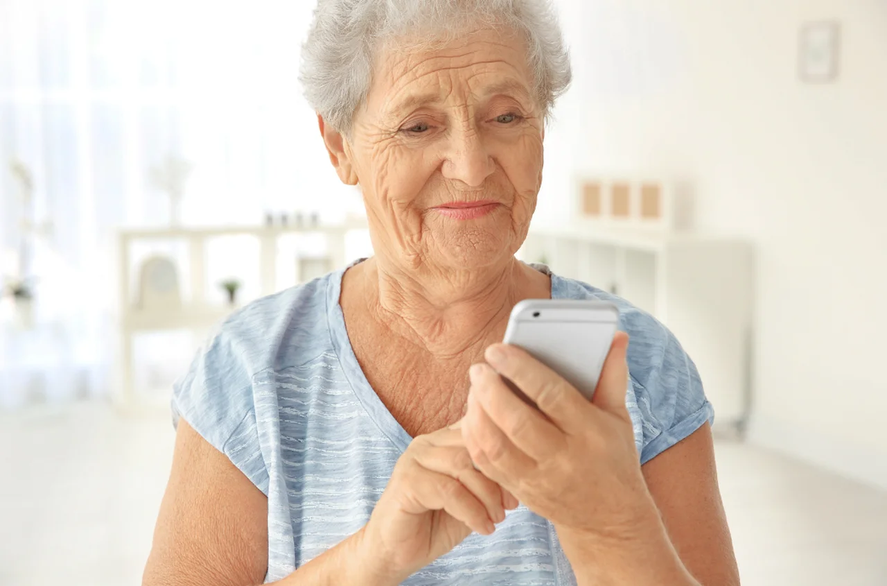 Czekasz na paczkę? Uważaj na ten SMS - możesz stracić pieniądze!