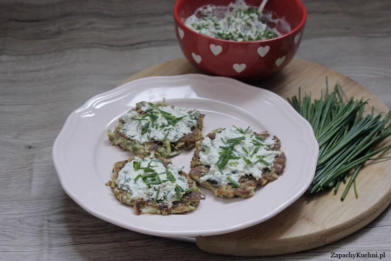 Placki z cukinii z pastą twarogowo-szczypiorkową