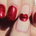 Walentynkowy manicure