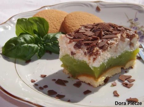 Biało-zielone ciasto tropikalne