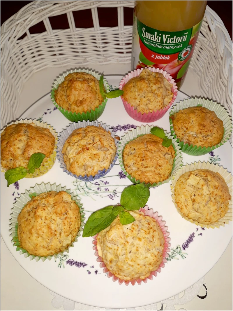 Aromatyczne babeczki na soku jabłkowym (w lżejszej bezmlecznej wersji)