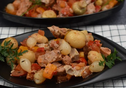 Polędwiczki z cebulką marynowaną