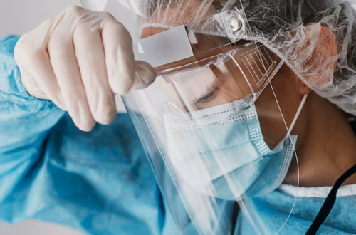 Wirusolodzy ostrzegają: Nadchodzi twindemia!