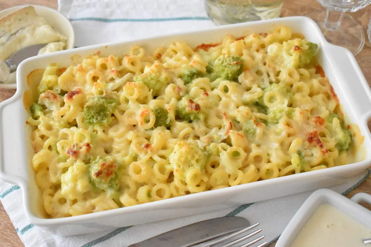 Zapiekanka z makaronem, kalafiorem i gorgonzolą