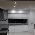 Nowoczesna biało szara kuchnia