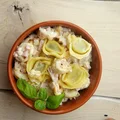 Świąteczna sałatka z ravioli szpinakowym