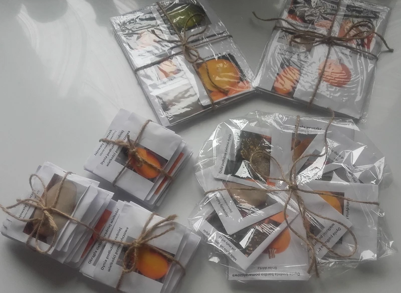 paczuszki z nasionami dyni - prezent diy dla hobbystów ogrodników