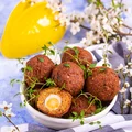 Falafel Scotch eggs - wegetariańskie jajka po szkocku z ciecierzycą