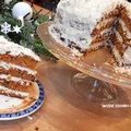 Zimowy tort marchewkowo - piernikowy z bakaliami i białą czekoladą