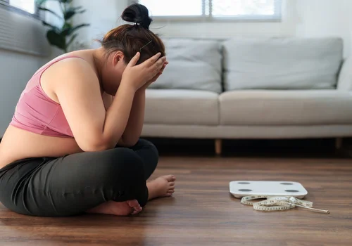 To nie brak ruchu najbardziej spowalnia metabolizm! Zobacz, co działa gorzej